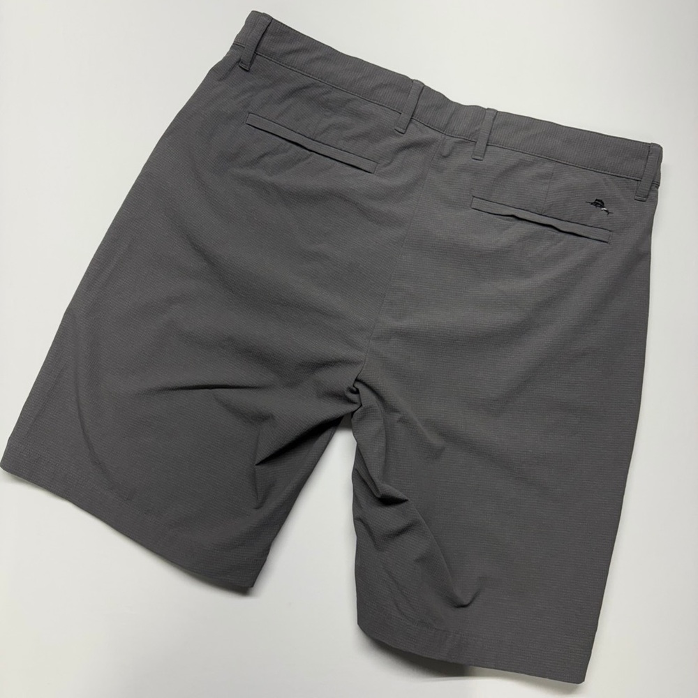 Tommy Bahama Chip Shot Island Zone Golf Shorts 10 inch Gray size 36 - Picture 2 of 6